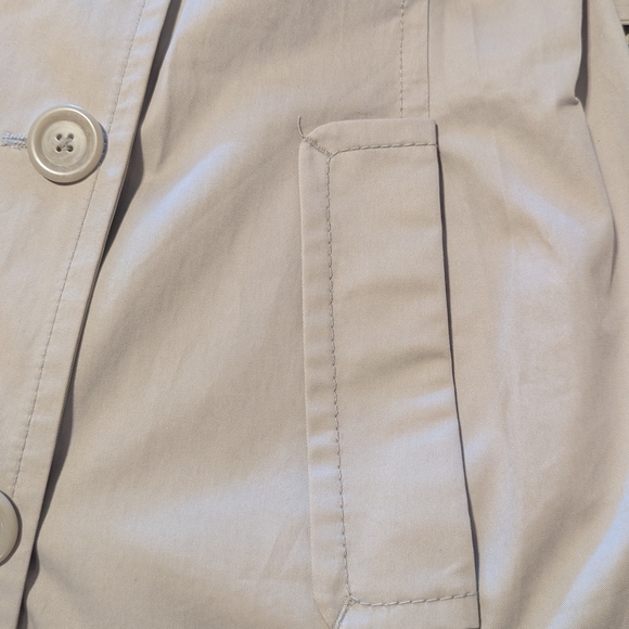 Banana Republic Beige Trench Coat - Picture 8 of 8